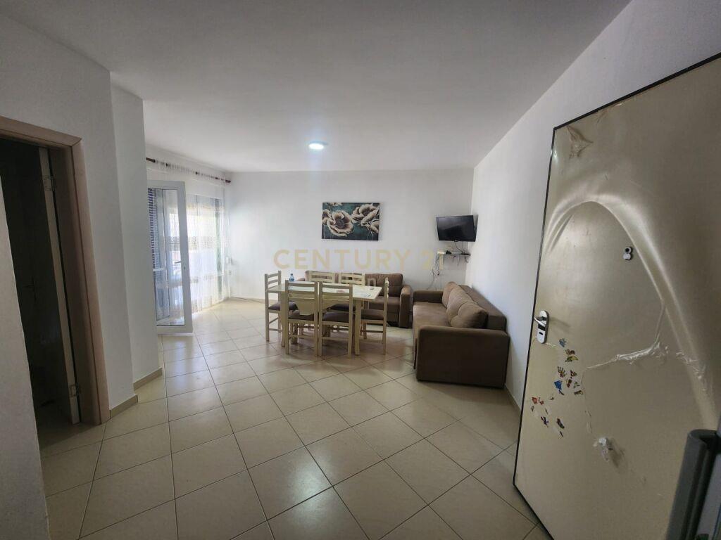 Apartament për shitje 2+1 në katin e parë te banimit të një