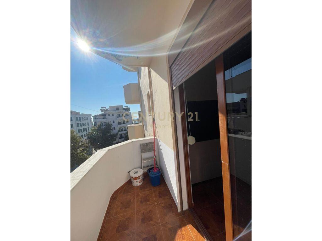 APARTAMENT 1+1 ME QIRA NE PLAZH RROTA KUQE ME PAMJE DETI!