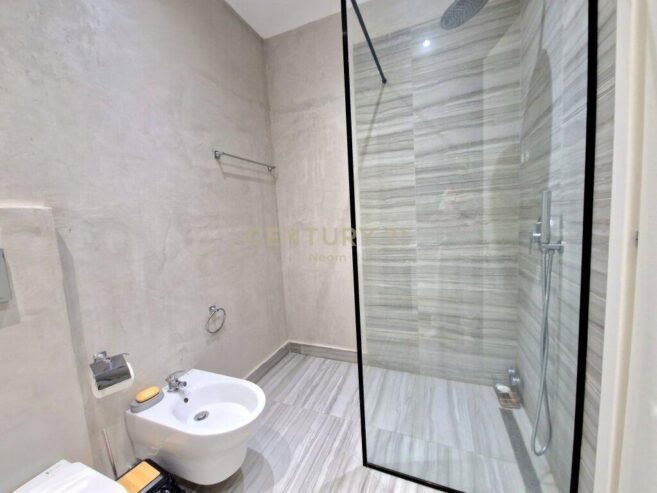 APARTAMENT PREMIUM 1+1 ME 1 POST PARKIMI, PAZARI I RI