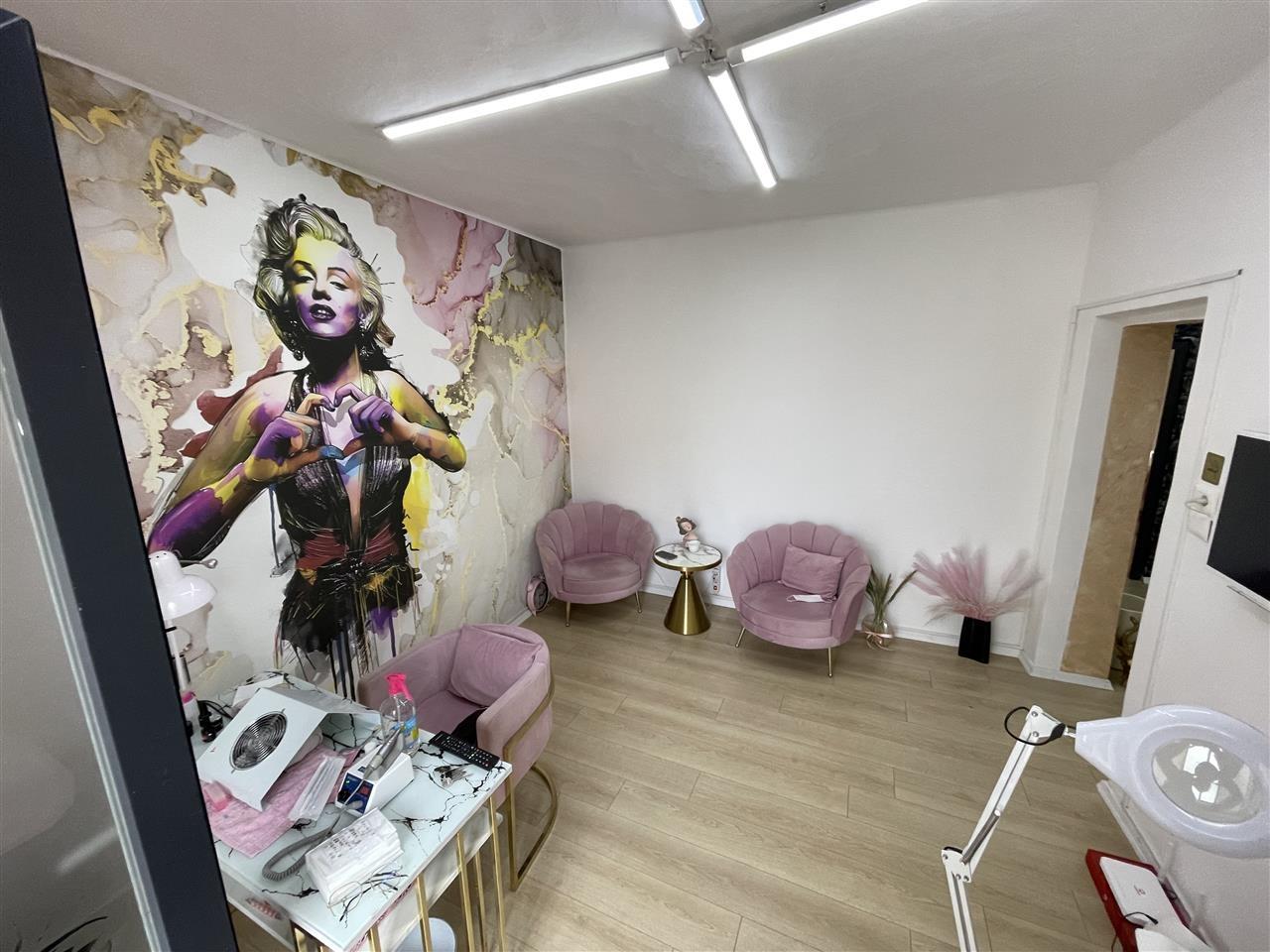 Ambient me Qera per Zyra te Rruga e Kavajes