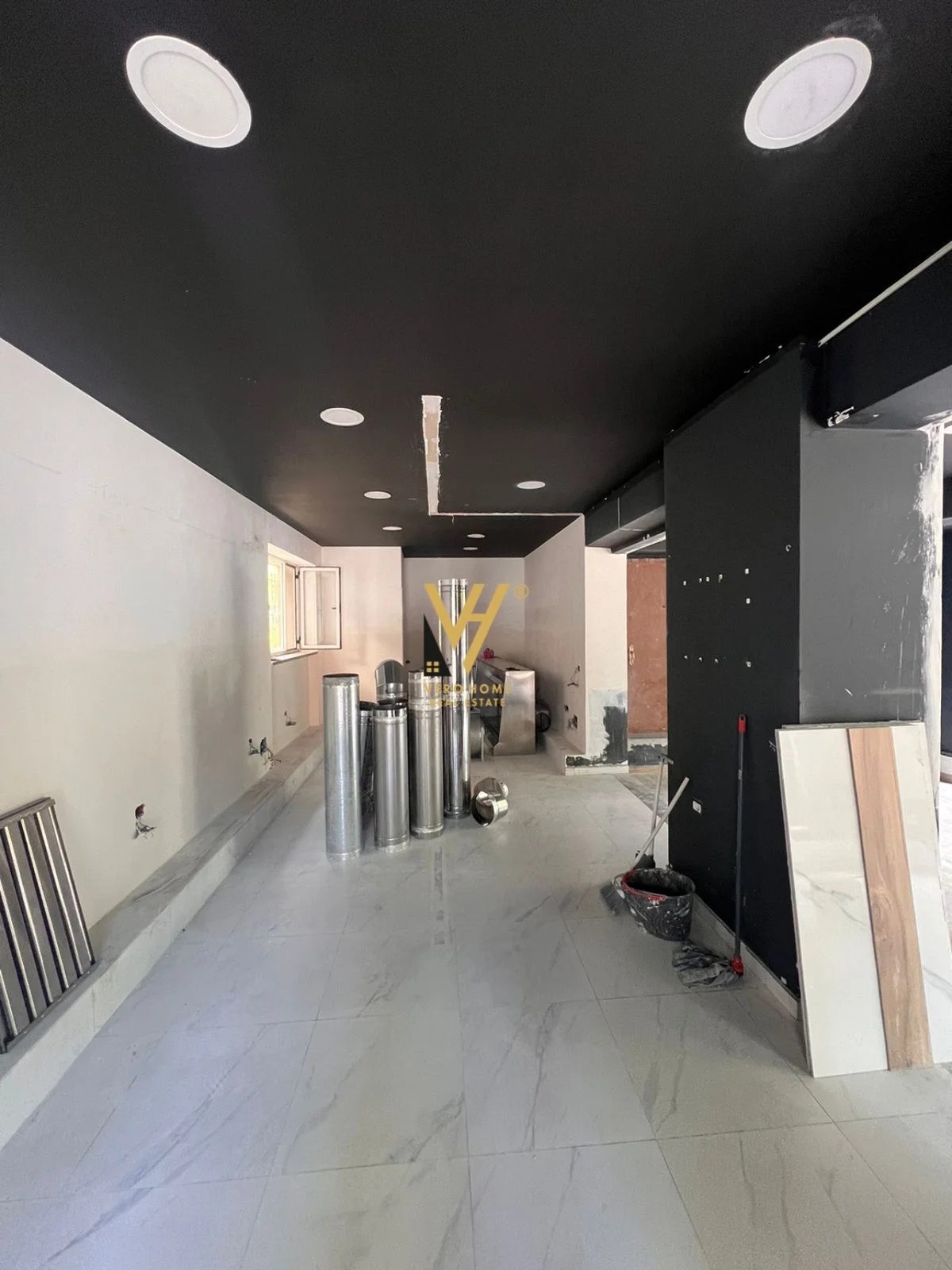 SHITET DYQAN 80M2 TEK 21 DHJETORI 750.000 EURO