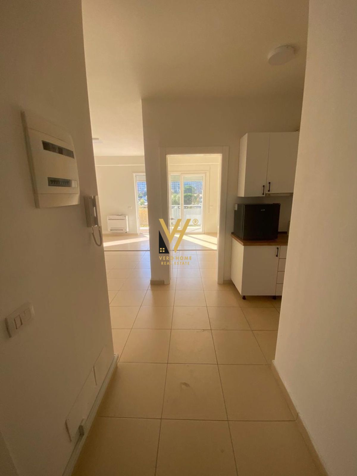 ZYRE 100 M2 ME QERA TE RR E KOSOVAREVE 1.000EURO