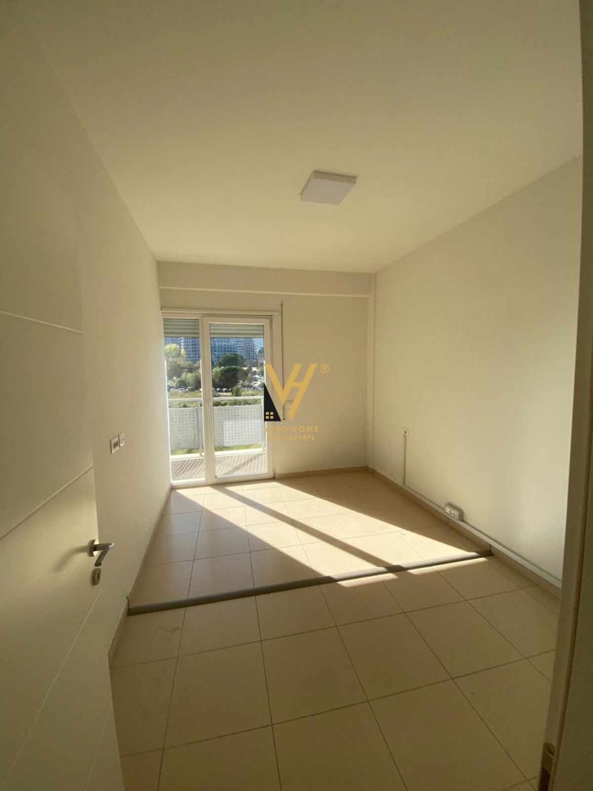 ZYRE 100 M2 ME QERA TE RR E KOSOVAREVE 1.000EURO