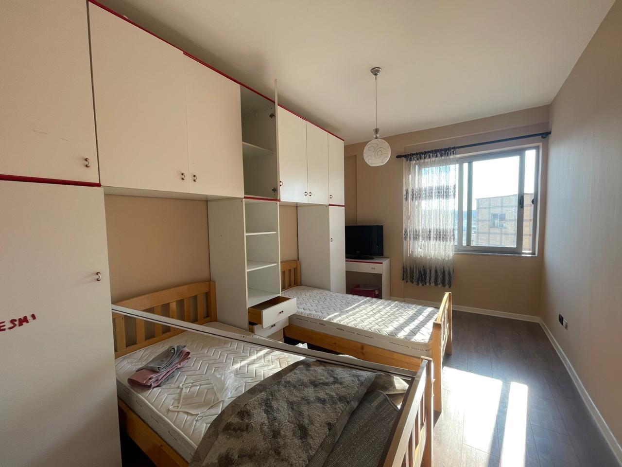 Jepet me qira apartament 2+1 në Astir