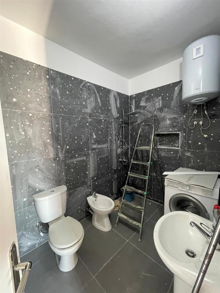 Jepet me qira apartament 2+1 në Astir