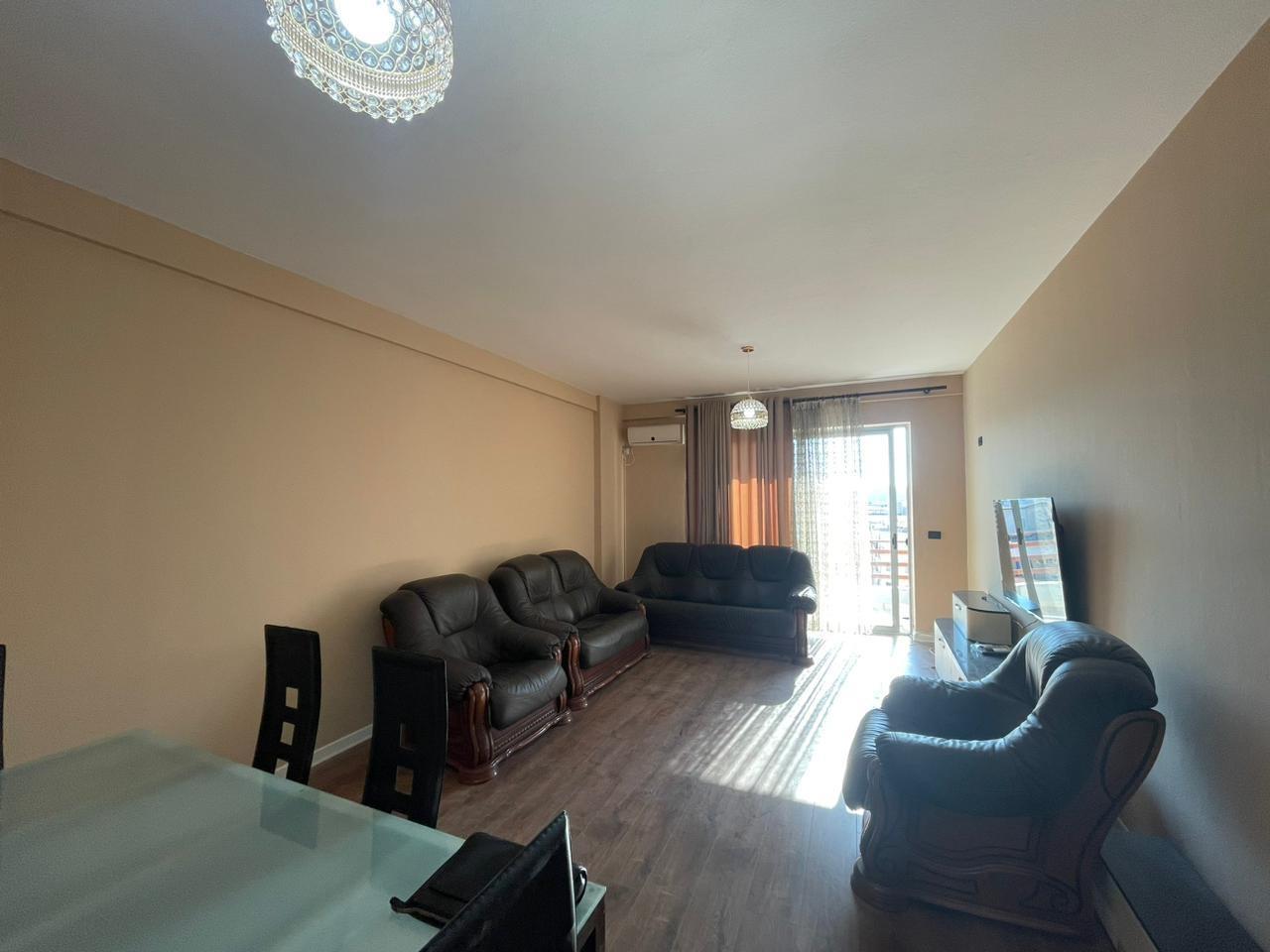 Jepet me qira apartament 2+1 në Astir