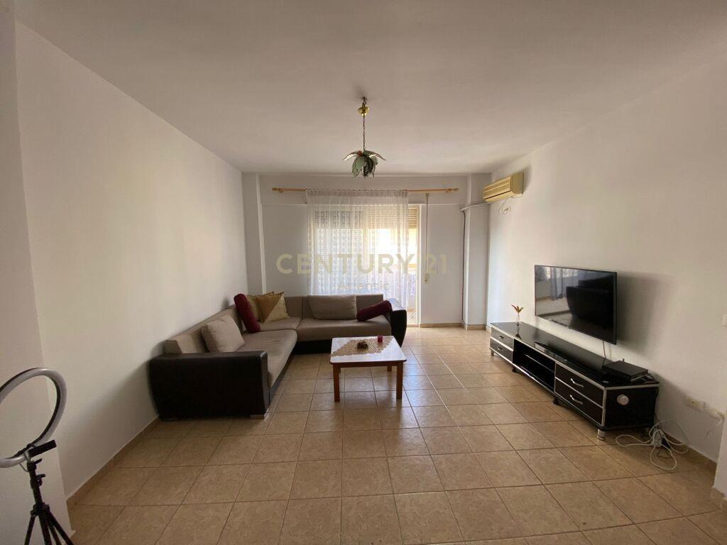 JEPET ME QERA APARTAMENT 1+1 PLAZH !