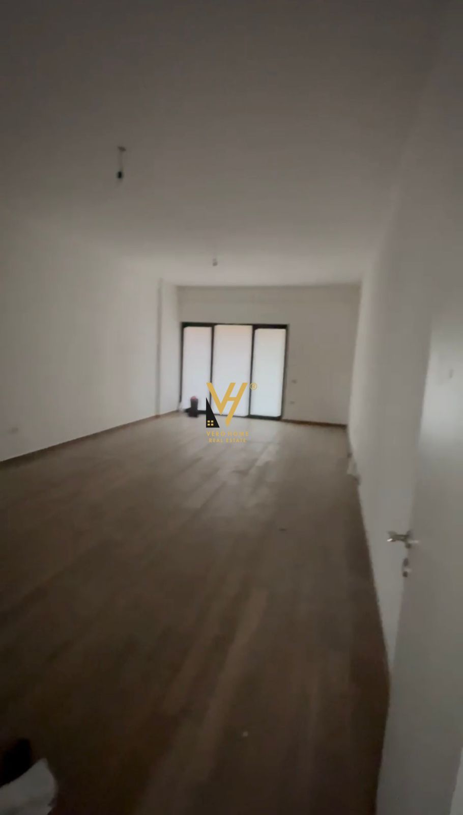 ZYRE 122M2 TE RRUGA E DIBRES 650 EURO