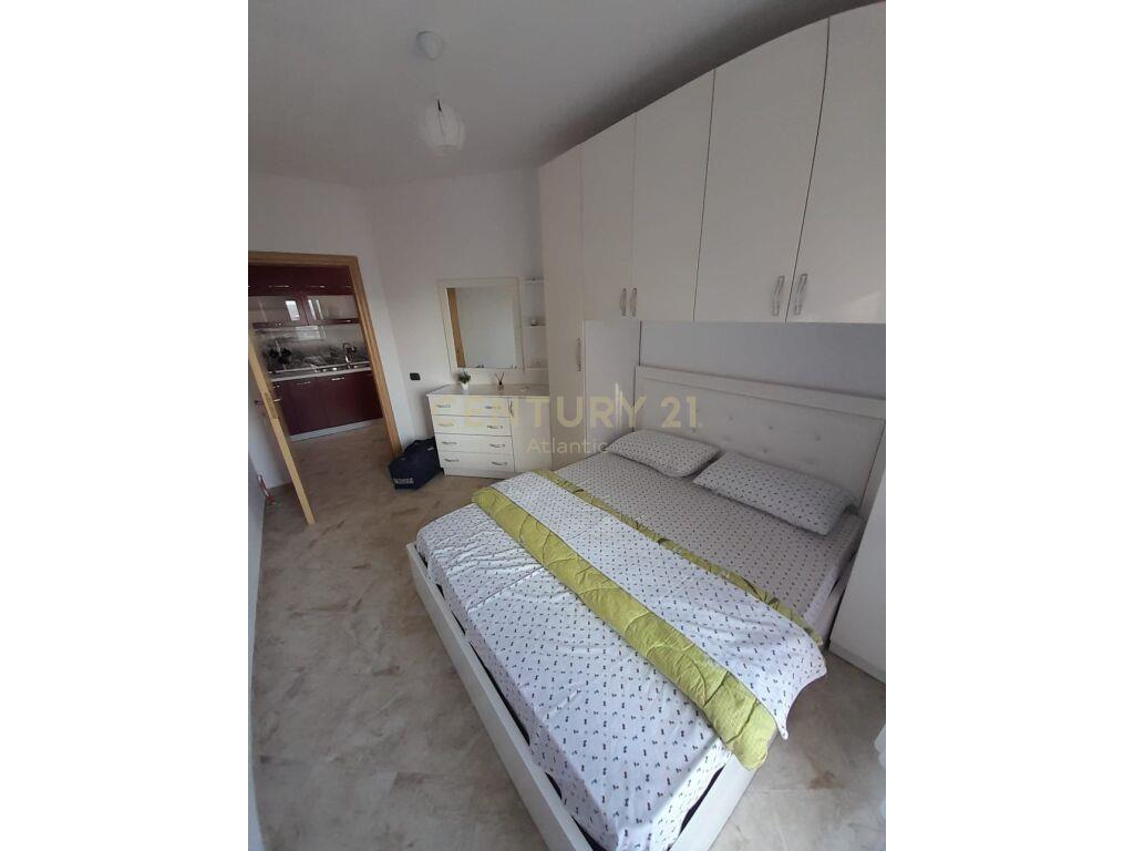 APARTAMENT 1+1+3 BALLKONE NE SHITJE, TEK KOMPLEKSI TOCAK, PL