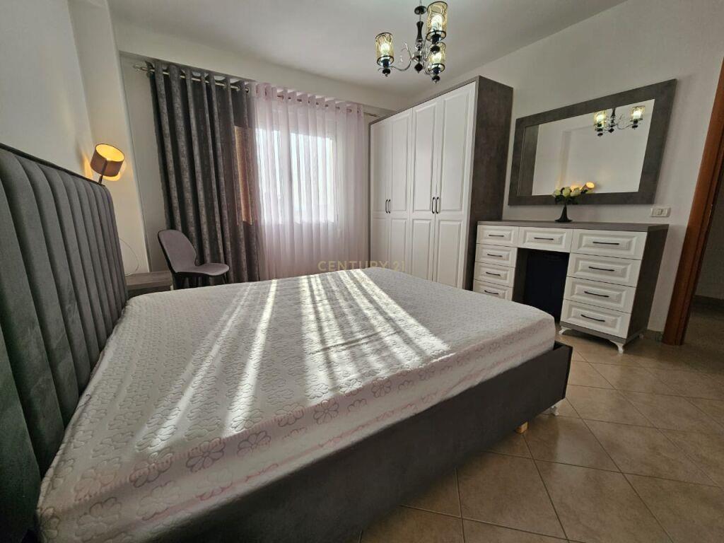 Jepet apartament 2+1+2 per qira ne Durres!