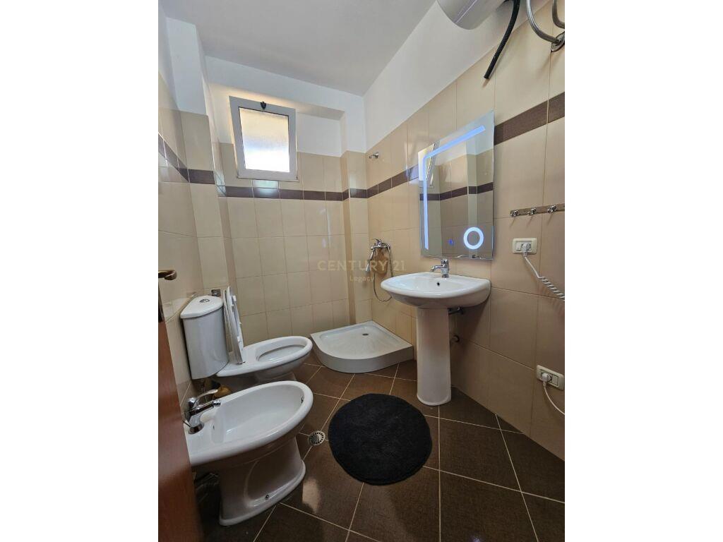 Jepet apartament 2+1+2 per qira ne Durres!