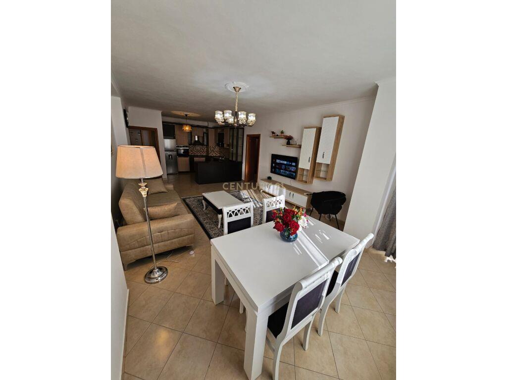 Jepet apartament 2+1+2 per qira ne Durres!