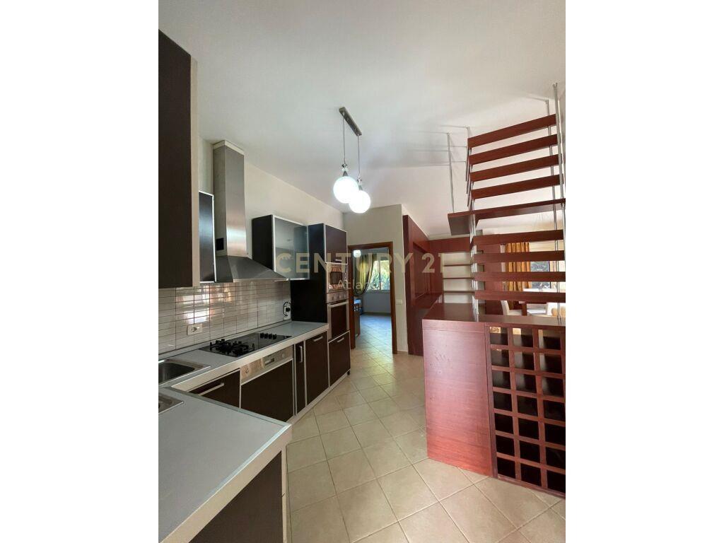 SHITET APARTAMENT 2+1+2+ VERANDE NE GOLEM !