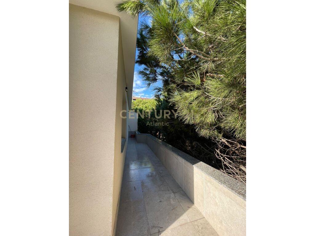 SHITET APARTAMENT 2+1+2+ VERANDE NE GOLEM !