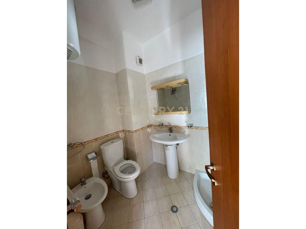 SHITET APARTAMENT 2+1+2+ VERANDE NE GOLEM !