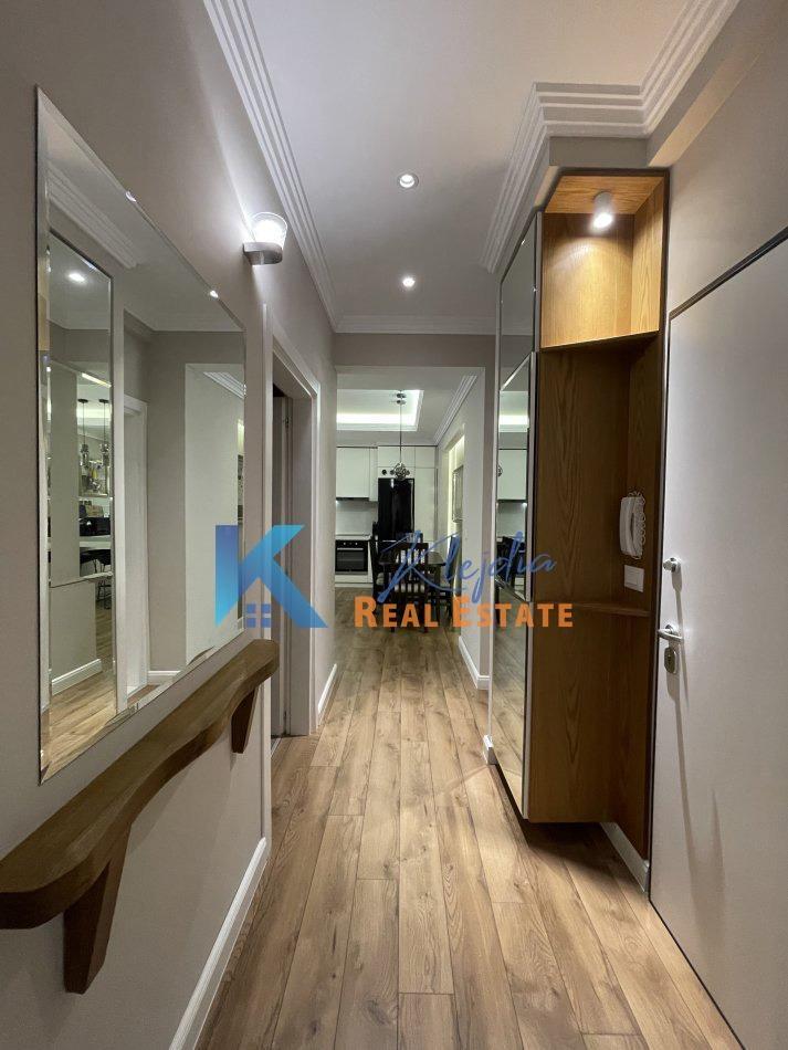 2+1 per qira te Brryli, afer shkolles Niket Dardani