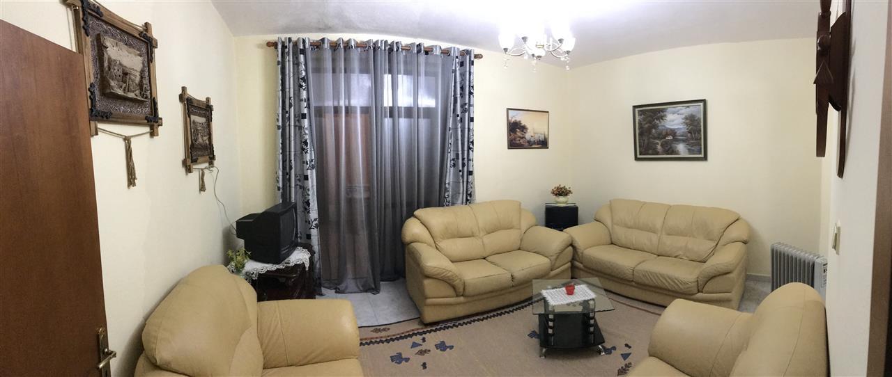 Jepet me qera apartament 80m2