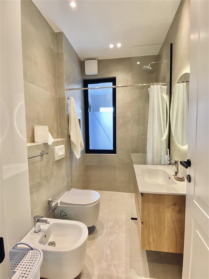 Apartament 1+1 me qera ne Rrugen e Durresit