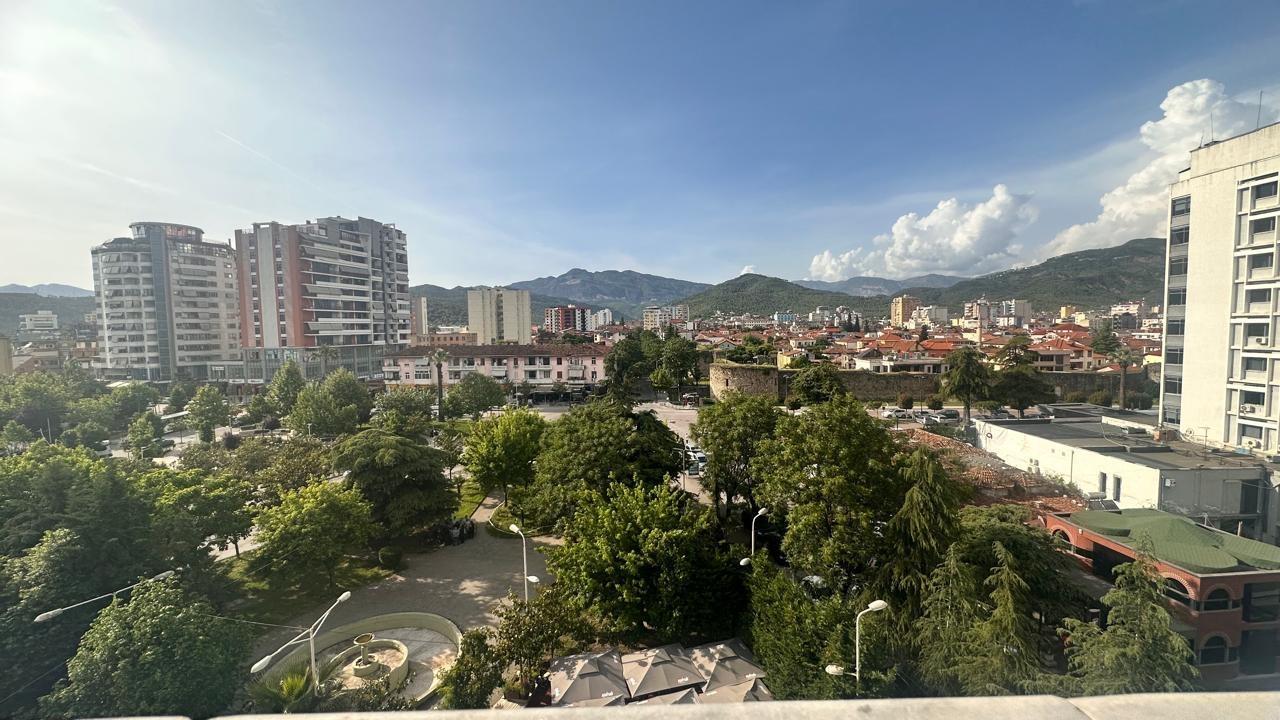 Jepet me qera apartamenti ne qender te Elbasanit