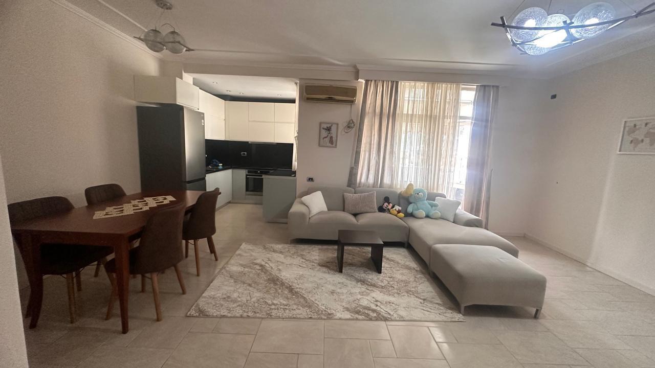 Jepet me qera apartamenti ne qender te Elbasanit