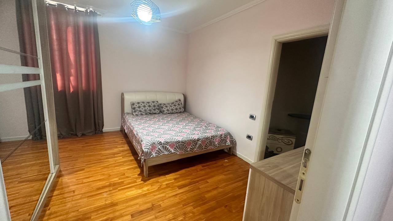 Jepet me qera apartamenti ne qender te Elbasanit