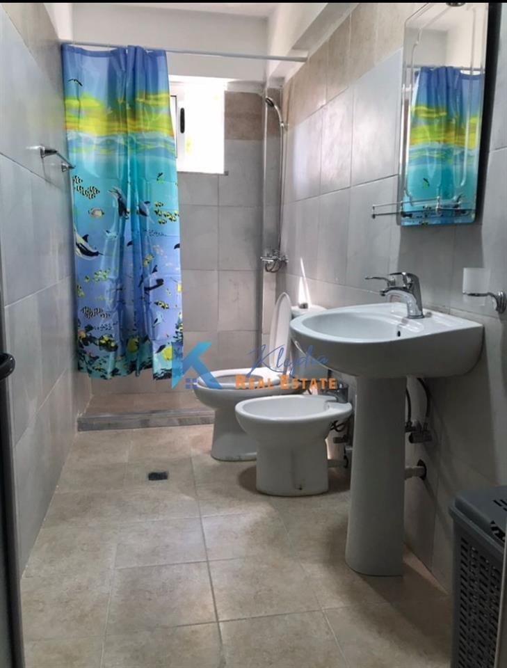 1+1 per qira ne Laprake, afer Kupoles