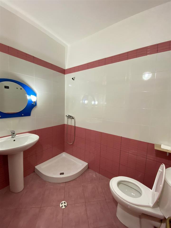 Apartament me qera ditore ose mujore (Lungio Mare)