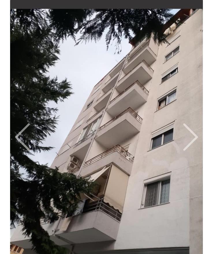 Jepet apartament me qera ditore / javore /mujore