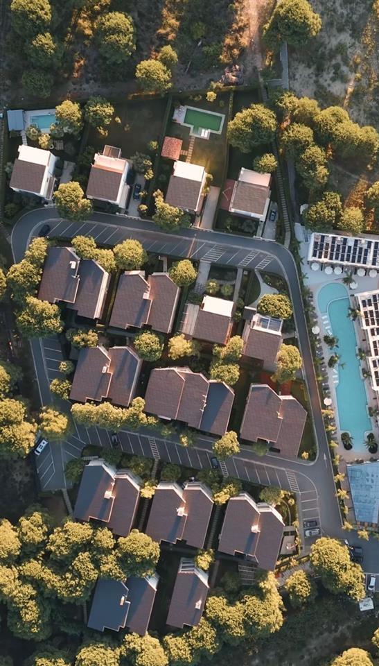 Vile per shitje tek Gjiri Lalezit