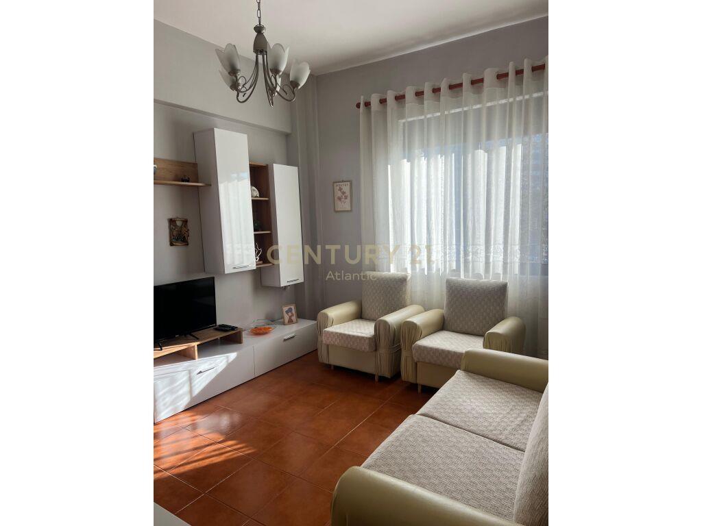 APARTAMENT 2+1 ME QIRA PRANE STACIONIT TE TRENIT NE DURRES