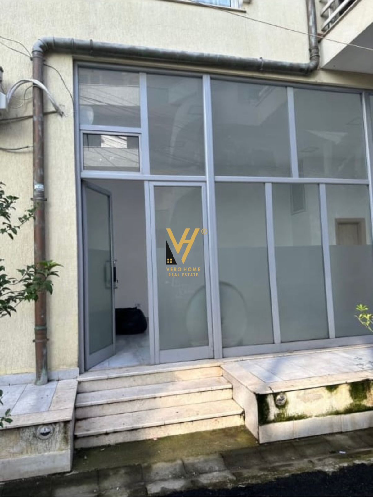 DYQAN ME QERA TE QYTETI I STUDENTI 25.000 LEKE