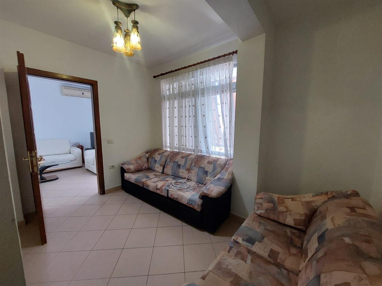 Apartament 2+1 me qera, tek Shkolla Kuqe