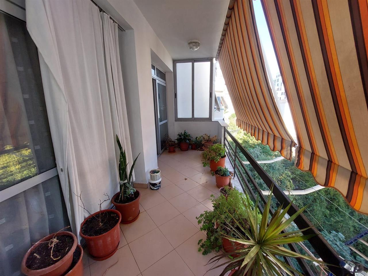 Apartament 2+1 me qera, tek Shkolla Kuqe