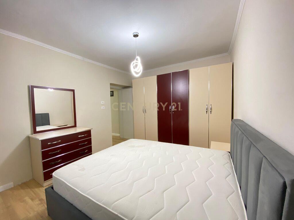 SHITET APARTAMENT 2+1 PALLATI PERBALLE DREJTORISE SE POLICIS