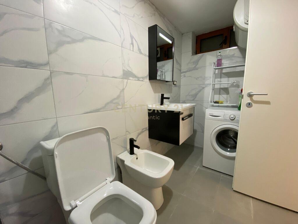 SHITET APARTAMENT 2+1 PALLATI PERBALLE DREJTORISE SE POLICIS