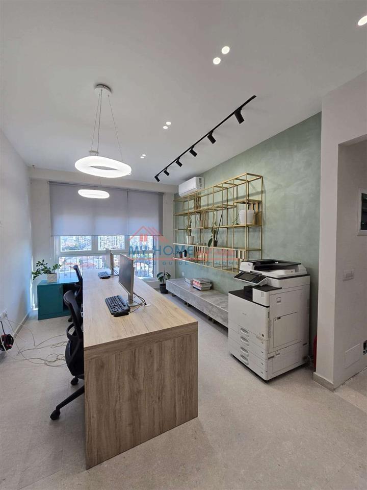 Zyre me Qira ish Fusha e Aviacionit Tirane