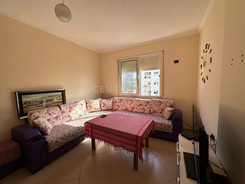 JEPET ME QERA APARTAMENT 1+1 ME PAMJE DETI, NE PLAZH-RROTA E