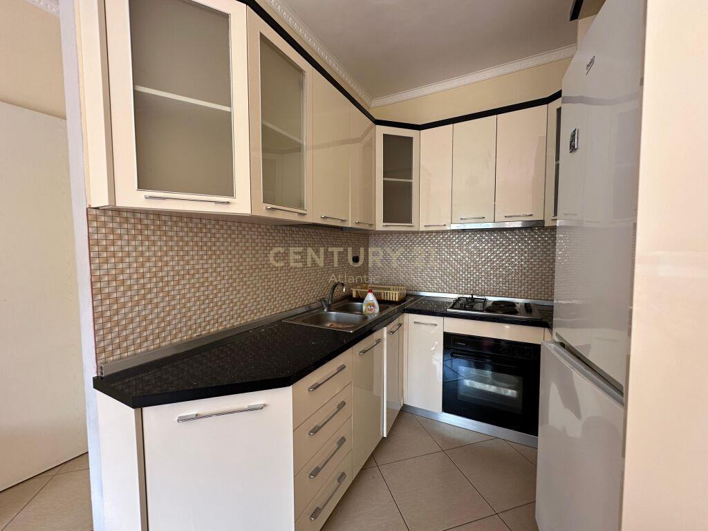 JEPET ME QERA APARTAMENT 1+1 ME PAMJE DETI, NE PLAZH-RROTA E