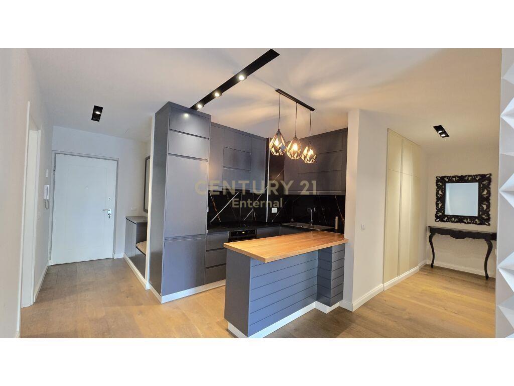 Jepet me qira Apartament 2+1+2 1,800 € ENT103752