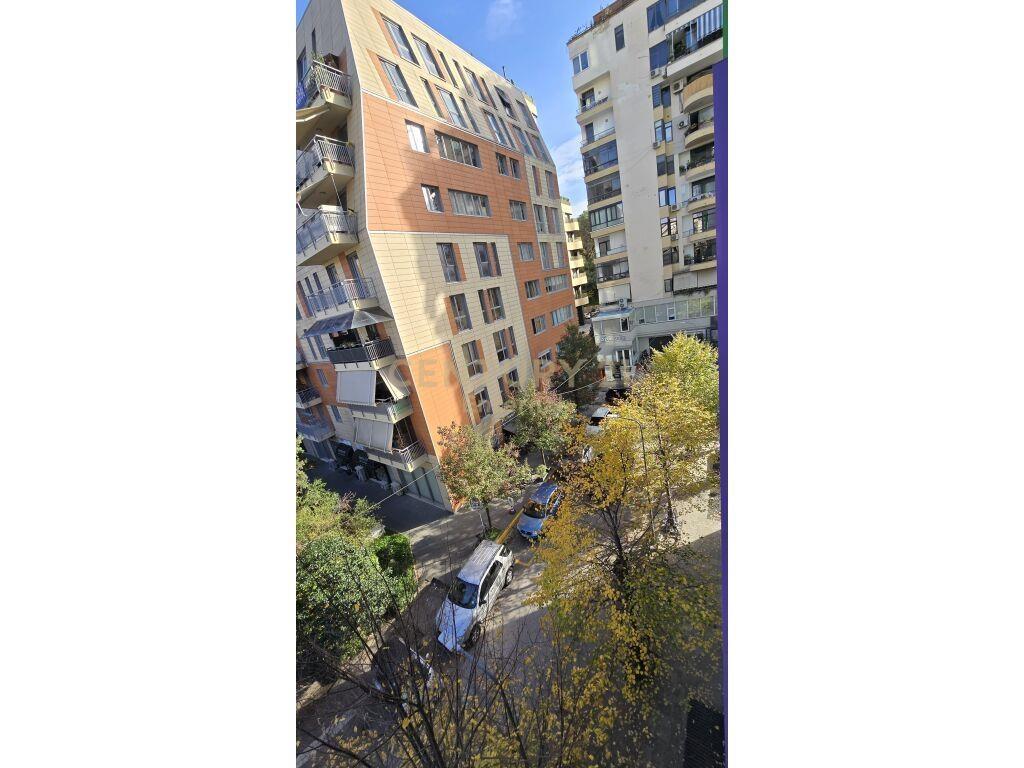 Jepet me qira Apartament 2+1+2 1,800 € ENT103752
