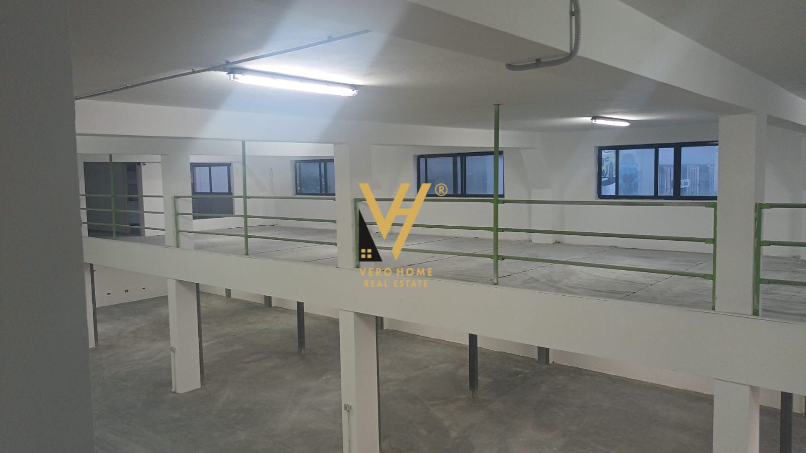 MAGAZINE 1500 M2 TE AUTO TR-DR 6.000 EURO