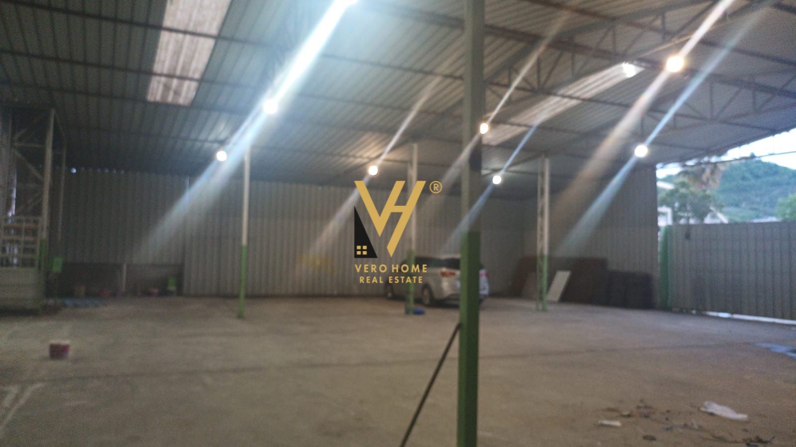 MAGAZINE 1500 M2 TE AUTO TR-DR 6.000 EURO