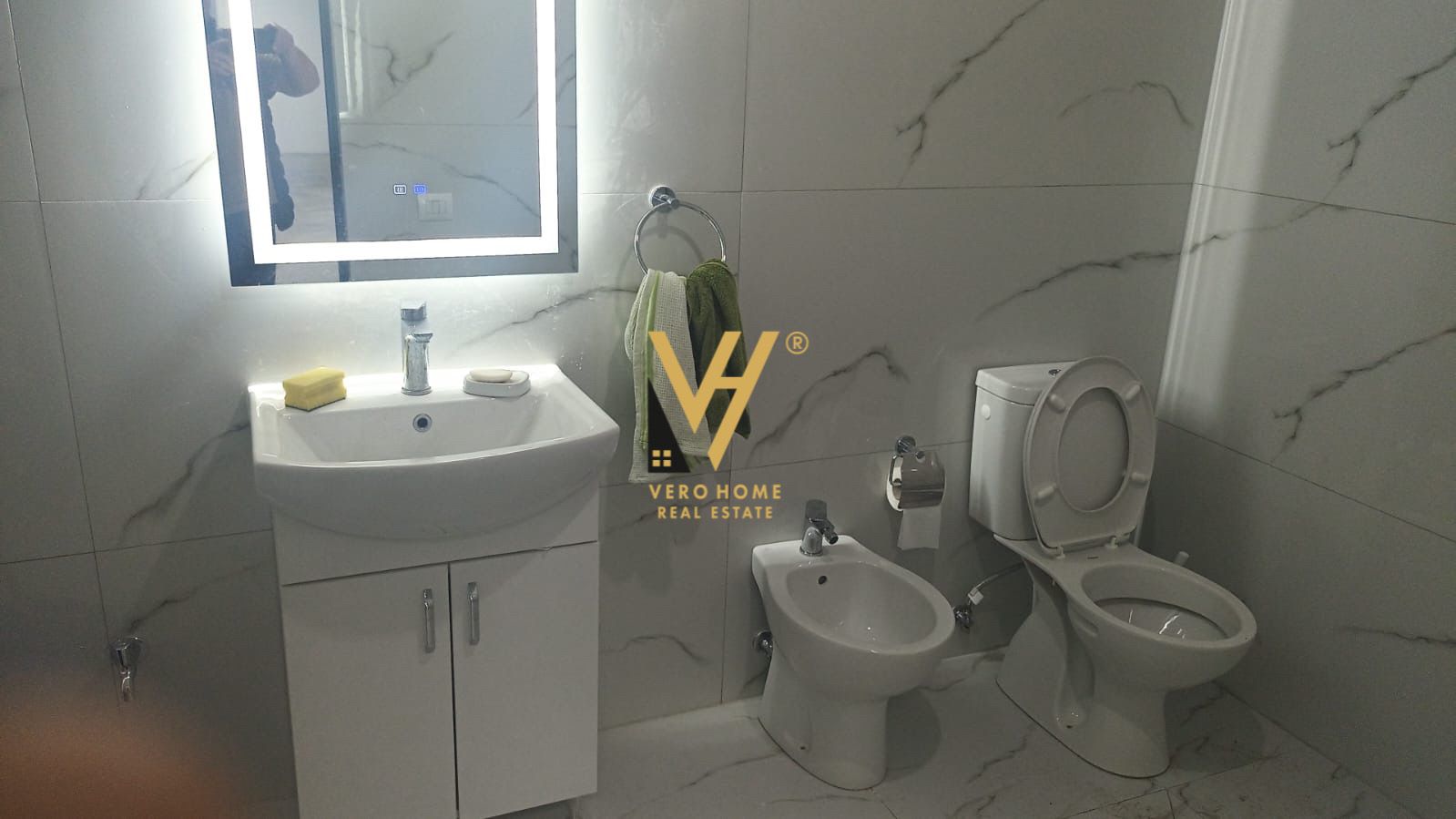 MAGAZINE 1500 M2 TE AUTO TR-DR 6.000 EURO