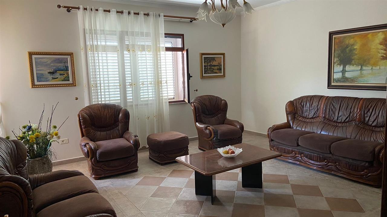 Tirane, jap me qera apartament 2+1+BLK Kati 2, 120 m² 50.000