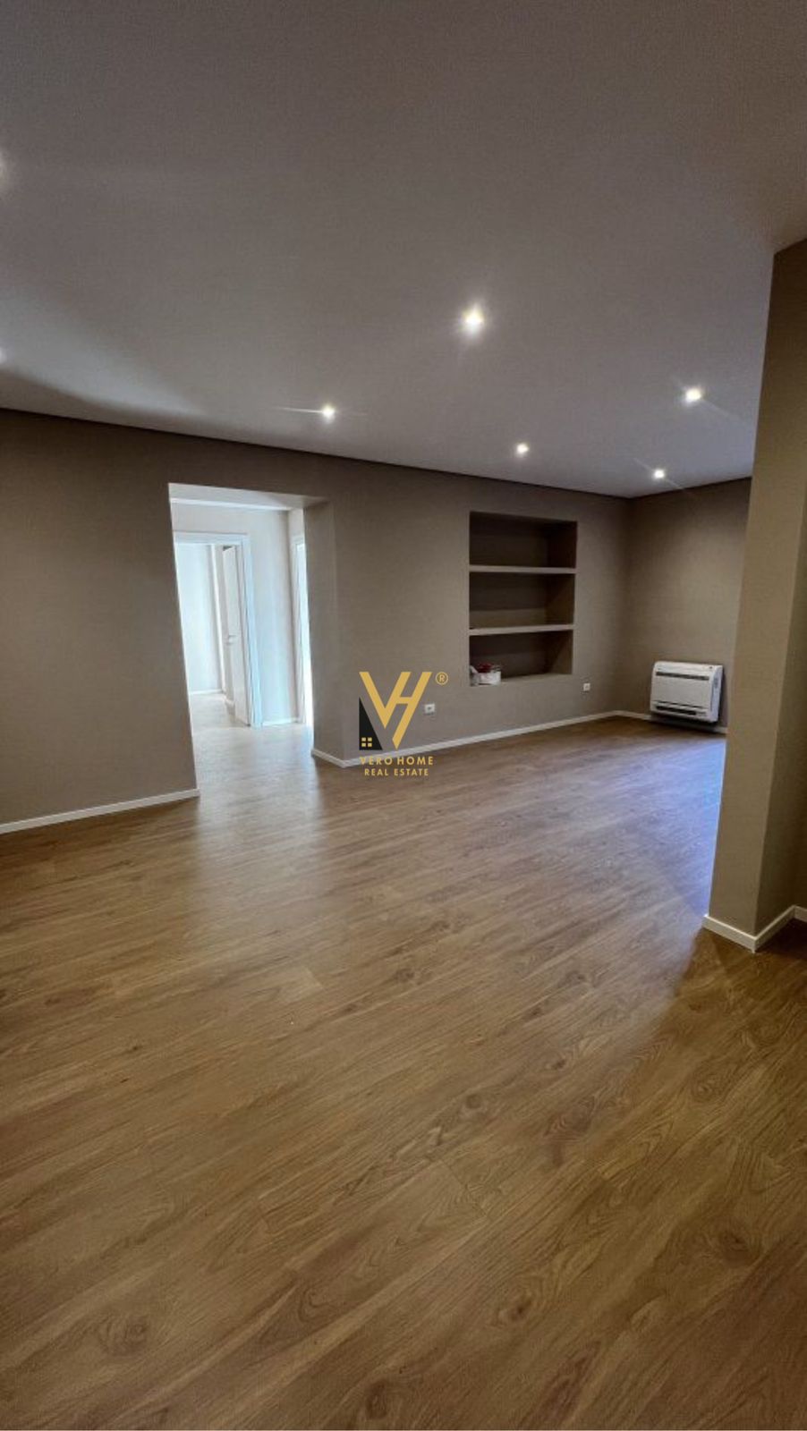 ZYRE 94 M2 ME QERA TE RRUGA E KAVAJES 900 EURO