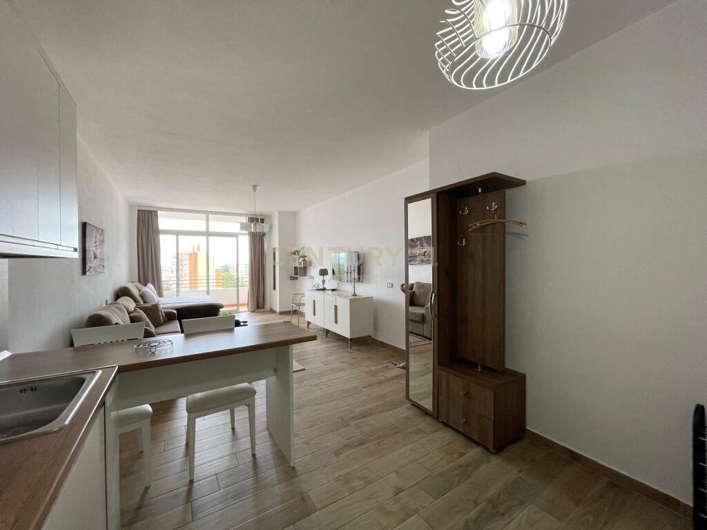 JEPET ME QERA GARSIONERE,TEK BLLOKU NE PLEPA