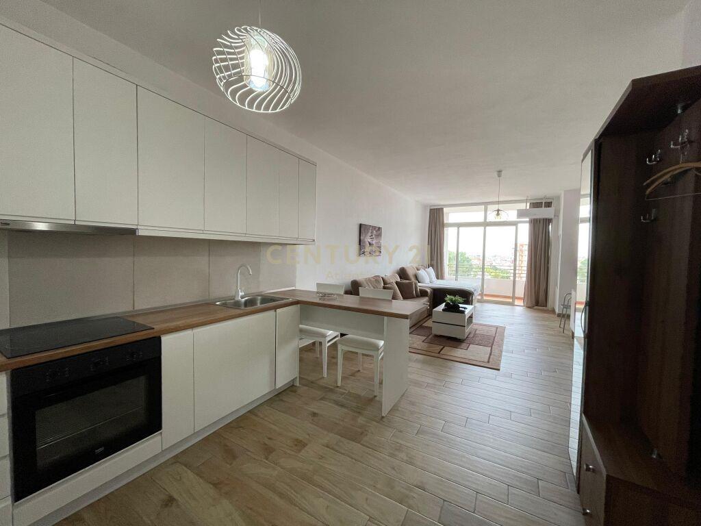 JEPET ME QERA GARSIONERE,TEK BLLOKU NE PLEPA