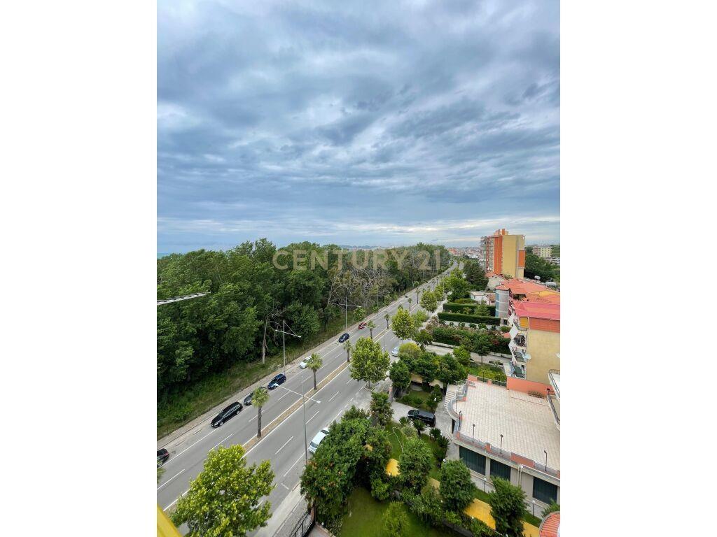 JEPET ME QERA GARSIONERE,TEK BLLOKU NE PLEPA