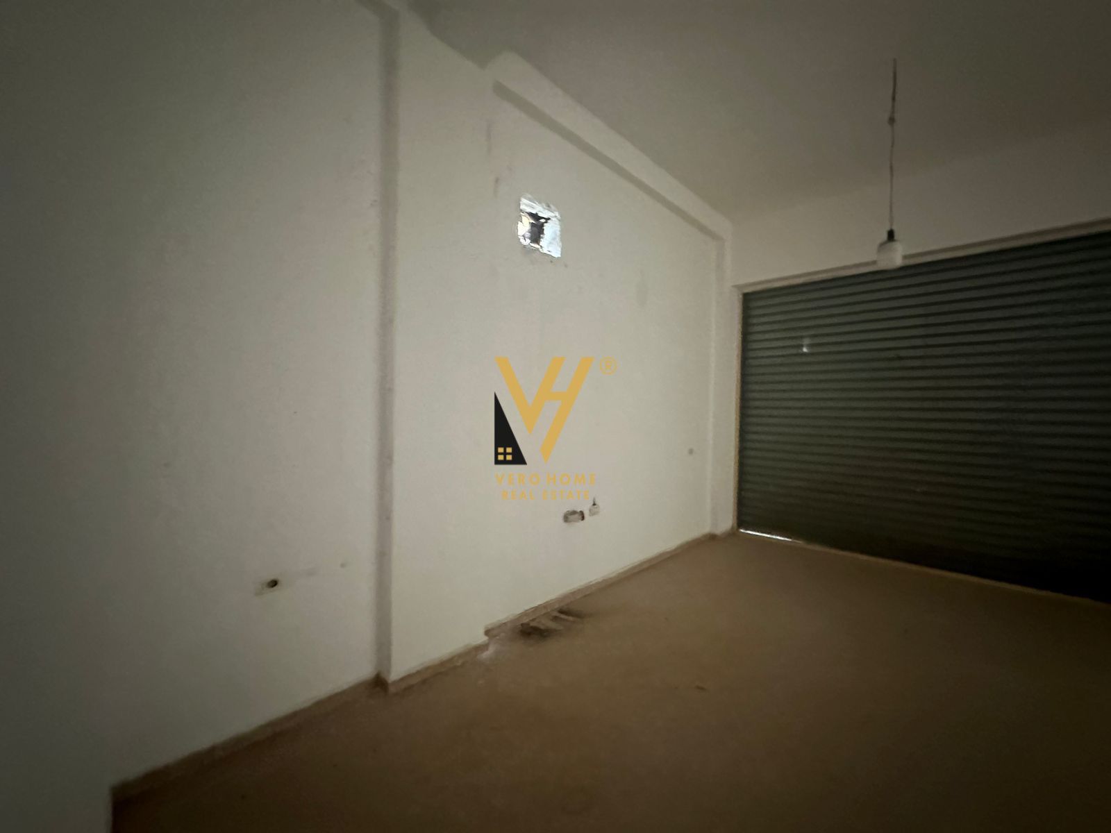 DY AMBIENTE TE MYSLYM SHYRI 900 EURO