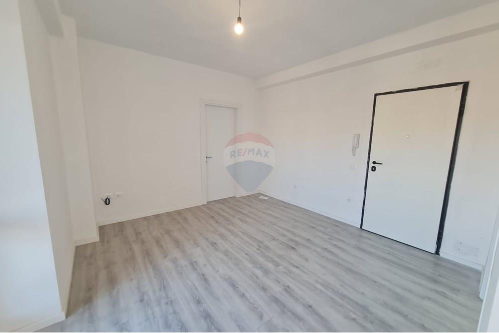 Apartament per qira , 1+1, per zyra
